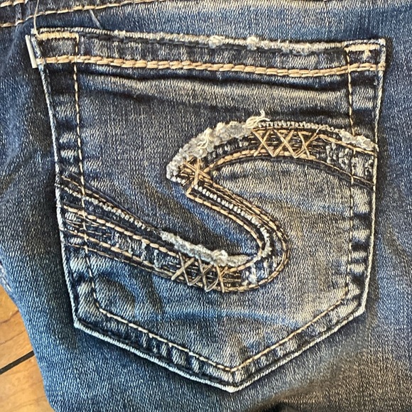 Silver Jeans elyse Straight-Leg Denim - Picture 5 of 6